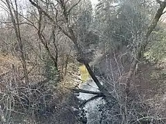 Ruisseau Carpentier, du pont à poutres en béton armé P-01597 (1951), Chemin des Moulins