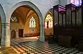 Orgue dans la nef centrale et chapelle latérale nord.