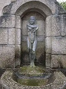 Statue de sainte Gwenn à Plouguin