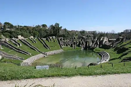 L'Amphithéâtre.
