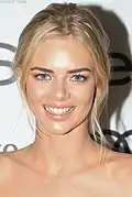 Samara Weaving interprète Claire.