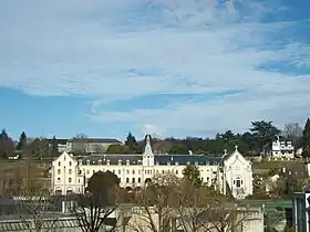 Le monastère du Carmel vue depuis la basilique Notre-Dame-du-Rosaire