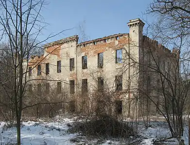 Les ruines en 2013 du château de Arnsdorf en Silésie