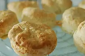 Scones en rangées.
