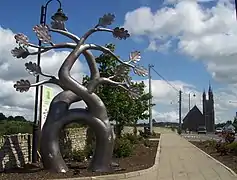 Sculpture sur le pont.