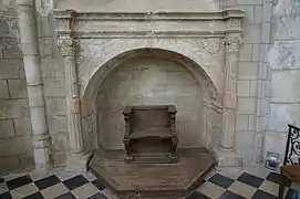 Enfeu des seigneurs d'Hangest en l'église.