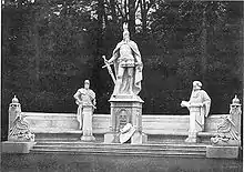 Monument no&nbsp;14 avec l'empereur germanique Sigismond, sculpté par Eugen Börmel.