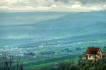 Paysage de Sighnaghi en Kakhétie avec son étagement en altitude, 2011.