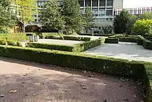 Vue générale du jardin, avec l'emplacement des thermes