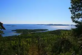 Les îles de Tärnättholmarna, au deuxième plan, sont en fait maintenant des presqu'îles.