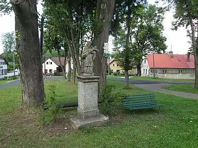 Statue de saint Jean Népomucène.