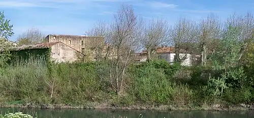 Panorama du palais de Sorgues.