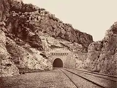 Portail sud du tunnel de la Nerthe en 1861.