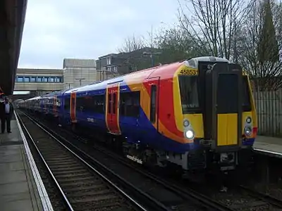 Le résultat de la reconstruction des unités 458 et 460 : la Classe 458/5 5JOP, toutes les unités de Class 458/0 et 460 ont été converties en cette conception