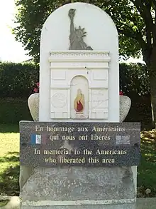 Stèle en mémoire du Sacrifice américain à Montgardon