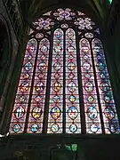 Le grand vitrail de la collégiale Notre-Dame.