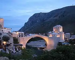 Le pont Stari Most, à Mostar (XVIe&nbsp;siècle, Bosnie-Herzégovine).