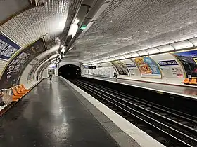 Vue de la station en direction de Balard.