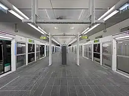 Quai central, dit « de départ » desservi par les voies 2 et 4.