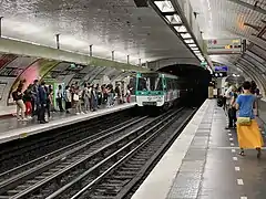 Quais de la ligne 7.