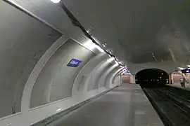 Mur de la station en juin 2013.