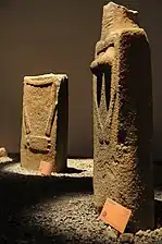 Statue menhir dans le musée.