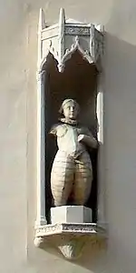 La statue de la Maison natale de Jeanne d'Arc à Domrémy-la-Pucelle (Vosges).