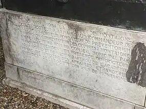 Socle de la statue de Montaigne offerte par le Dr. Armaingaud