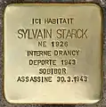 Stolpersteine en hommage à Sylvain Starck (1926-1943), située devant son dernier domicile au 12 rue Pauline à Fontenay-sous-Bois