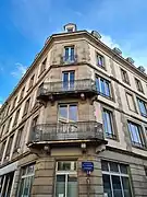 Angle avec le no&nbsp;2a de la rue de la Fonderie.