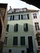 no&nbsp;5 dans l'angle.