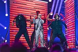 Suzi P interprétant Moves