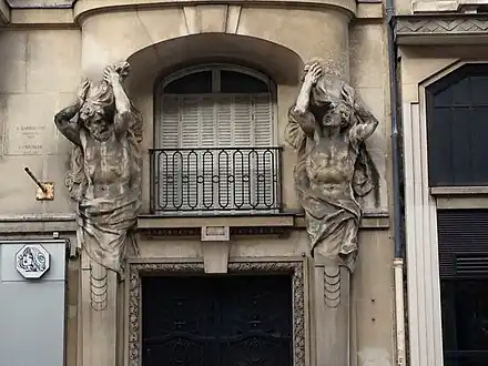 Atlantes (1905), Paris, façade du no&nbsp;48 bis rue de Rivoli.
