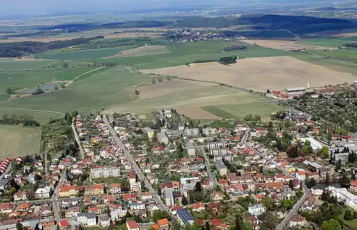 Třebechovice pod Orebem au premier planet Jeníkovice à l'arrière plan.