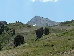 Le téléski du Grand Coin qui dessert en majorité des pistes rouges.