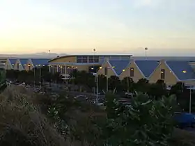 Terminal civil de l'aéroport.