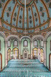 À l'intérieur de Salepçioğlu Camii (tr) à Izmir. Février 2020.