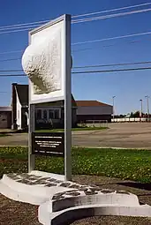 Tacon Commémoratif de Labrecque au parc des Héritiers, 2003.