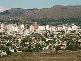 La ville de Tandil, entourée par les sierras du système de Tandilia (es)