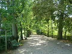 Promenade Est de l’Enfer. On aperçoit le babyfoot.