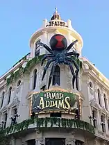 ... connut également une tournée internationale, ici au Teatro Calderón de Madrid.&nbsp;(es)