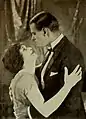 Anna Lehr et Charles Meredith, dans le film Le berceau&nbsp;(en), en 1922.