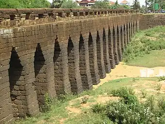 Spean Praptos, pont en encorbellementSiem Reap, XIIe siècle (Jayavarman VII)