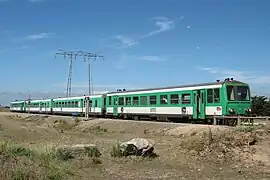 L'X 2137 en tête d'une composition « vert perroquet » aux Sables-Blancs, en 2008).
