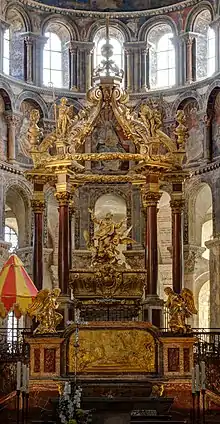 Ensemble du tombeau de Saint-Saturnin.