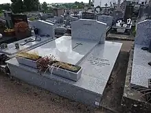 Tombe d'André Lagarde