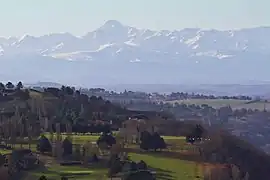 Vue sur les Pyrénées depuis Pech-David.