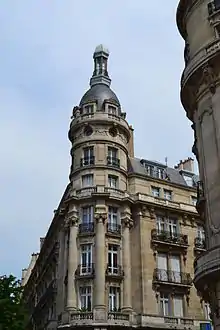 Immeuble à l'angle de la rue Marietta-Alboni (1899).