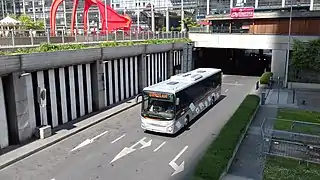 Transdev Houdan Iveco Crossway Pro n°1631 à La Défense.