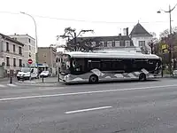 Heuliez GX 337 hybride no&nbsp;607 à Villeneuve-Saint-Georges.